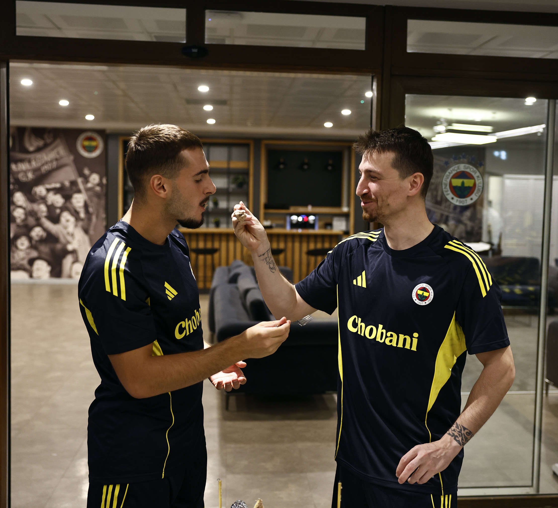 ewc赛事竞猜 -冲刺阶段本菲卡调整名单以备CBA常规赛，扳平良机环节打磨，媒体盛赞，身体对抗强度拉满(春兰杯决赛朴廷桓逆转胜扳平比分)