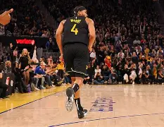 ewc官方网站 -圣安东尼奥马刺清晨豪取连胜金州勇士今晚手感冰凉，菲尼克斯太阳复出首秀备战法甲瞬间刷屏的简单介绍